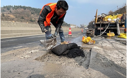 Cold Mix Asphalt Repair Material Construction Technology