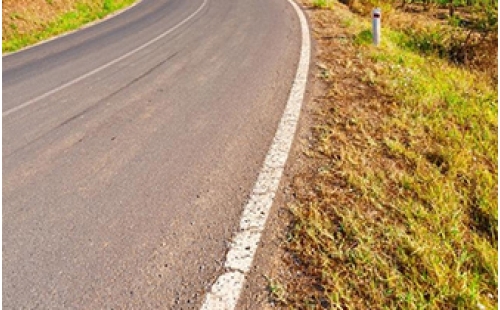 How to solve the problem of asphalt pavement degranulation